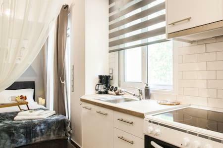 Cozy Studio 50M From Sea Athens Exterior photo
